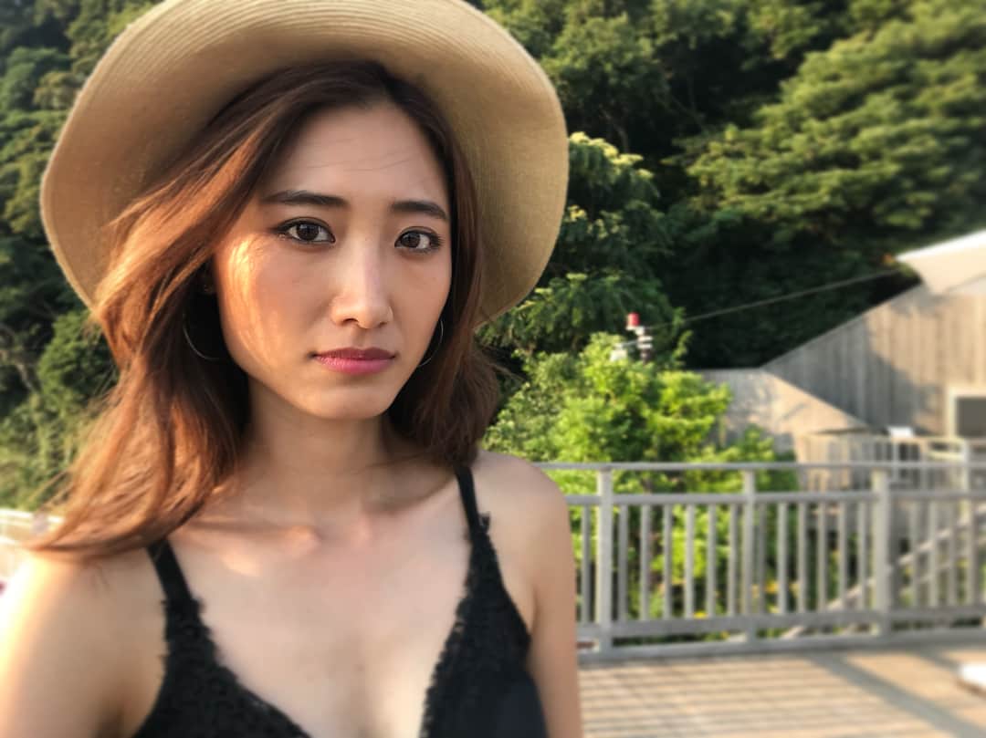 白雪のインスタグラム：「ちょー楽しかった♥️Was fun day🐒🌈✨ #sarushima #tropicaldisco #sea」