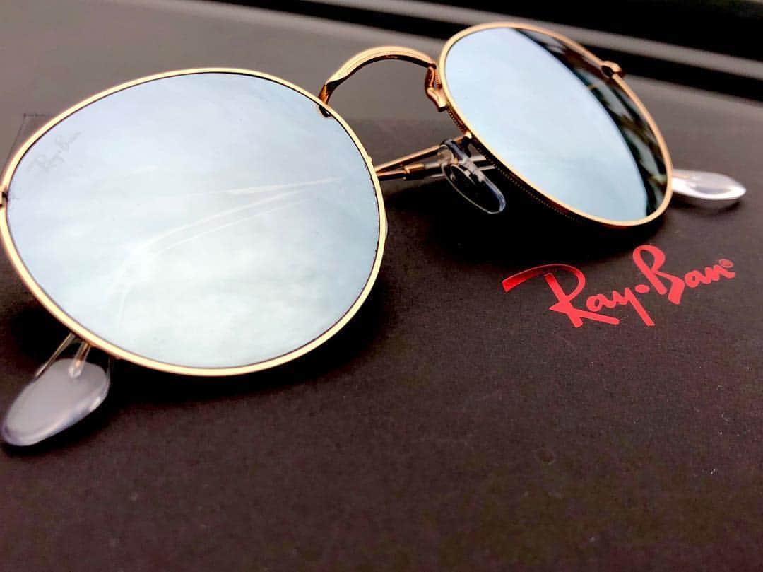 若林美里のインスタグラム：「・ ・ day off ・ ・ #rayban#customize #birthday#present #thankyou」