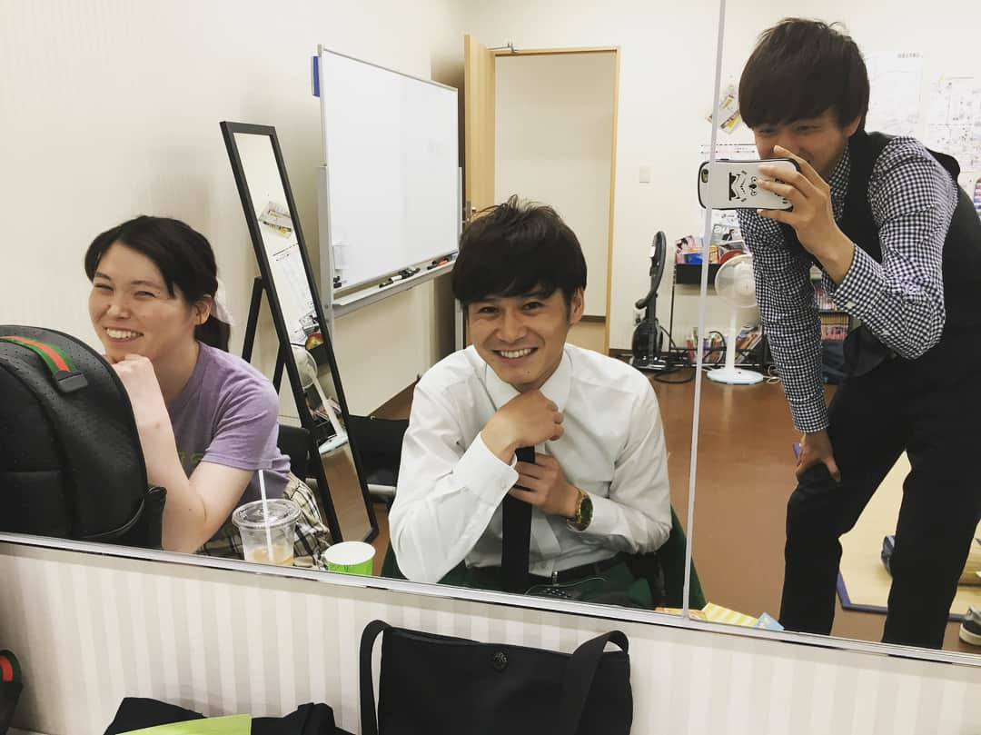 石井輝明さんのインスタグラム写真 - (石井輝明Instagram)「せいこにいい写真撮ってもらった。 笑かしよるでほんまに。  #尼神インター誠子  #トット多田さん #コマンダンテ石井  #笑顔 #写真撮るとき写真屋さんで赤ちゃん笑かす感じで笑かしてくれる #ええオカンになりそう #沼津 #今日は沼津で単独 #よろしくお願いします」7月15日 16時21分 - comandanteishii