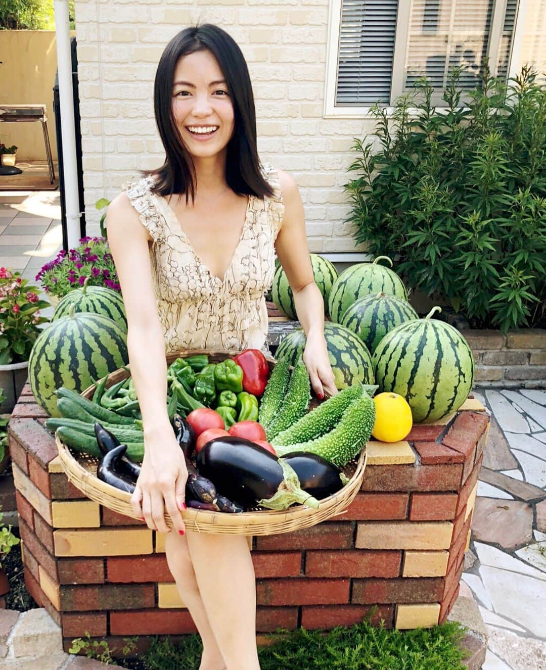 矢野未希子さんのインスタグラム写真 - (矢野未希子Instagram)「スイカと夏野菜に囲まれて幸せです♡ 🍉🍉🍉🍉🍉🍉😂」7月15日 16時57分 - mikko1104