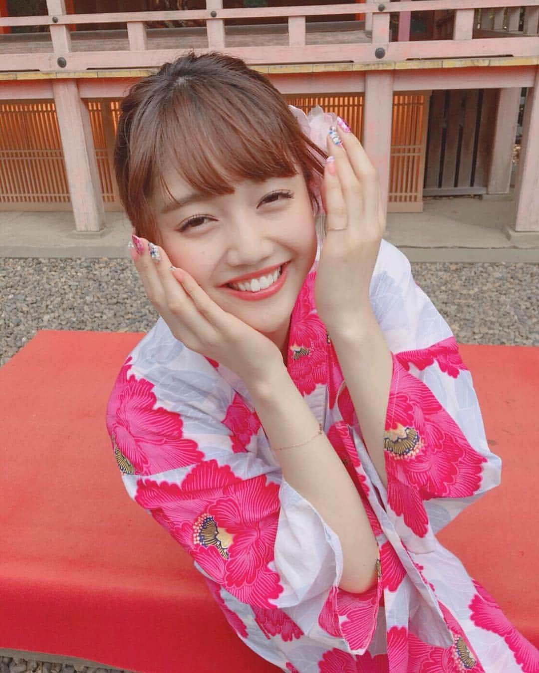 松川菜々花さんのインスタグラム写真 - (松川菜々花Instagram)「夏ってワクワクドキドキな事沢山あるけど 暑さで心臓がドキドキして倒れそうな時もあるよね けど、みんなに私はハートのドキドキしてほしいなぁ。 私のSmileを届けます😁 #恋の季節 #summer #浴衣 #夏 #夏祭り #smile #川越 #氷川神社」7月15日 17時21分 - matsukawa__nanaka