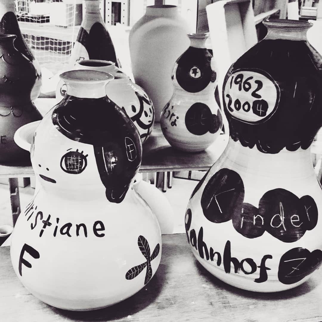 奈良美智のインスタグラム：「They came out from the kiln.」