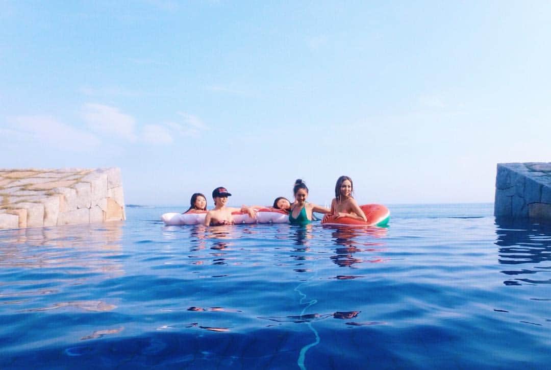 のインスタグラム：「インフィニティプール♥ #夏の思い出 #2018 #葉山 #ありがとう #ダンダダン」