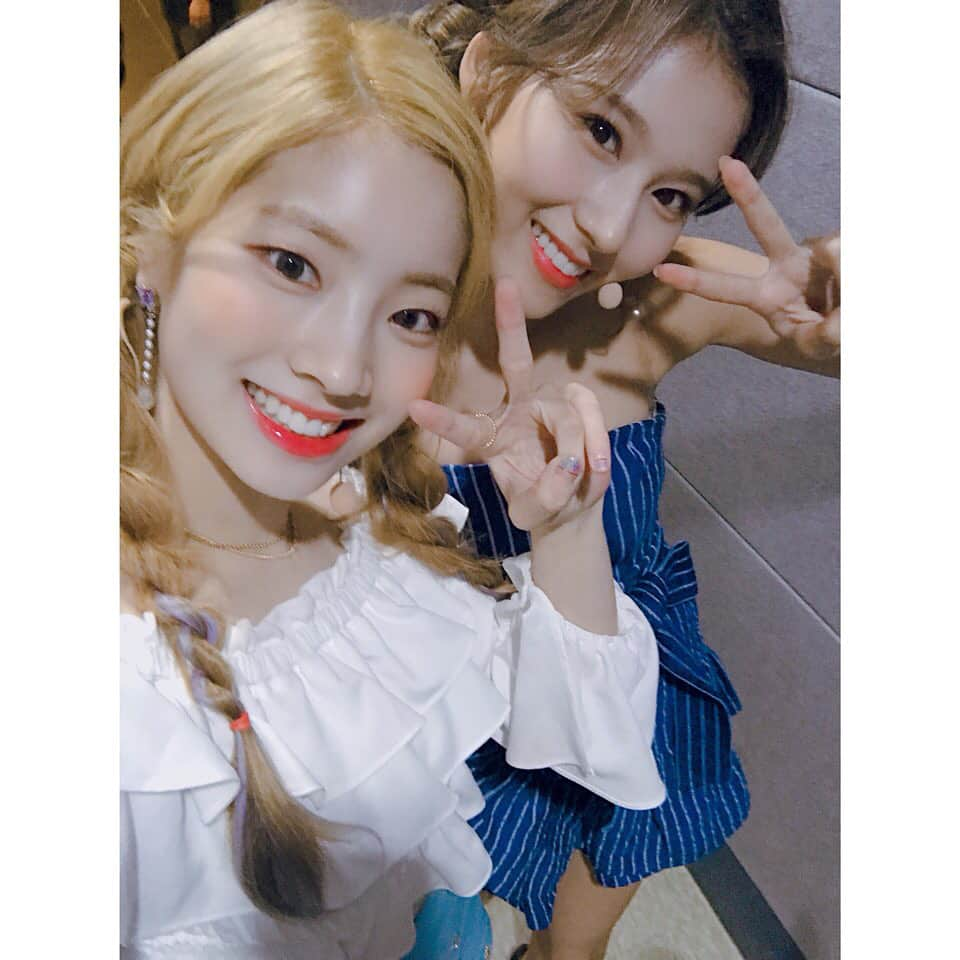 TWICEさんのインスタグラム写真 - (TWICEInstagram)「1000일 축하해요💕 원스와 트와이스가 함께 한 시간  앞으로도 행복한 일만 가득하길 감사합니다 우리 원스 😘」7月15日 22時33分 - twicetagram