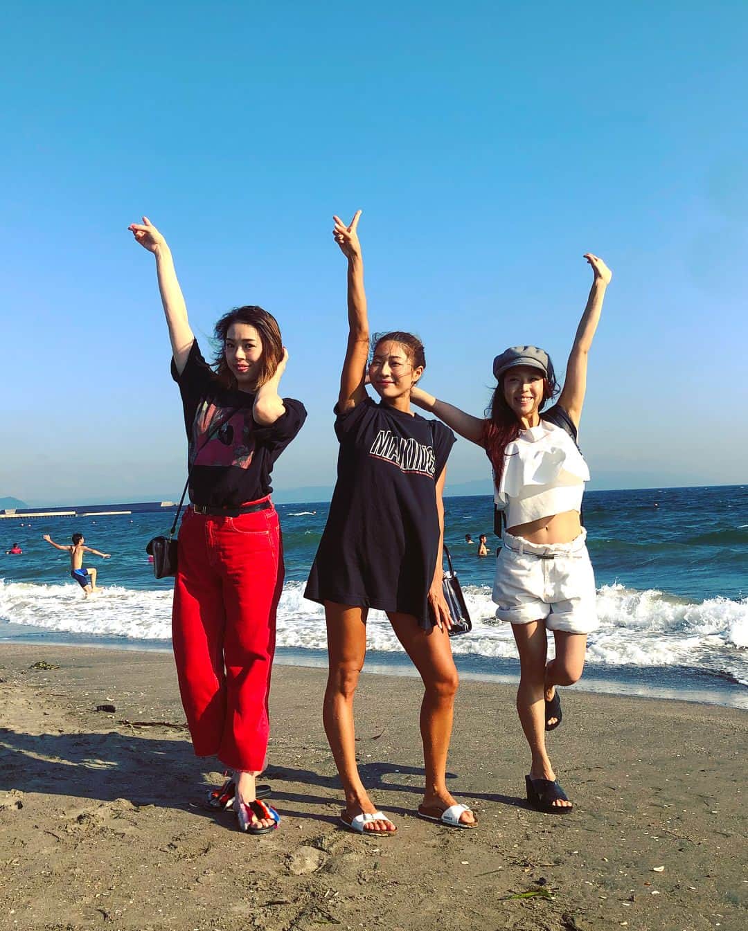 Chiharuのインスタグラム：「海〜🏝暑かった☀️ 、 #海 #千葉 #ビーチ #夏 #海岸 #beach #sea #ocean #friends #happy #love #summer」
