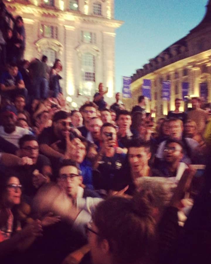 中井ノエミのインスタグラム：「🇫🇷🏆🥇LES YEUX DANS LES ETOIIIIIILEEEES🥇🏆🇫🇷💙🌟❤️🤩🏅🇫🇷🏆❤️🏅💙🏅🥇❤️🏆🇫🇷🏅🙏🙏 MERCIIIIIII de nous avoir fait rêver!!!!!!!!!! . . . #CANTBREATHE #CANTPROCESS #DREAMTEAM #MERCI #deschamps #mbappe #pogba #griezmann #kanté #lloris #equipedefrance #france #french #france2018 #worldcup #champion #98 #zidane #dreamcometrue #emotion #rollercoaster #whatagame」