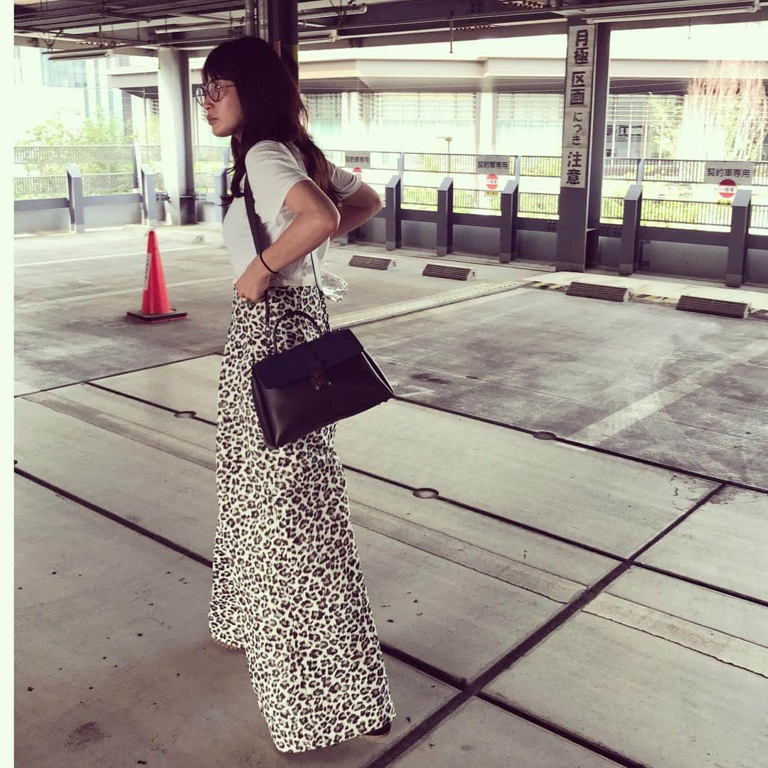 長谷川京子さんのインスタグラム写真 - (長谷川京子Instagram)「meeting😊  #pants#keishirahata  #bags#bottegaveneta @bottegaveneta」7月16日 10時30分 - kyoko.hasegawa.722