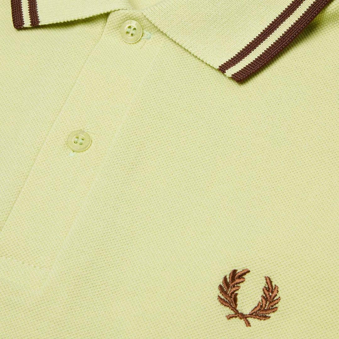 フレッドペリー さんのインスタグラム写真 - (フレッドペリー Instagram)「2018年秋の新色が登場。  M12 - Made in England Fred Perry Shirt G42: WILLOW  #fredperry #ポロシャツ #フレッドペリー」7月16日 11時23分 - fredperryjp