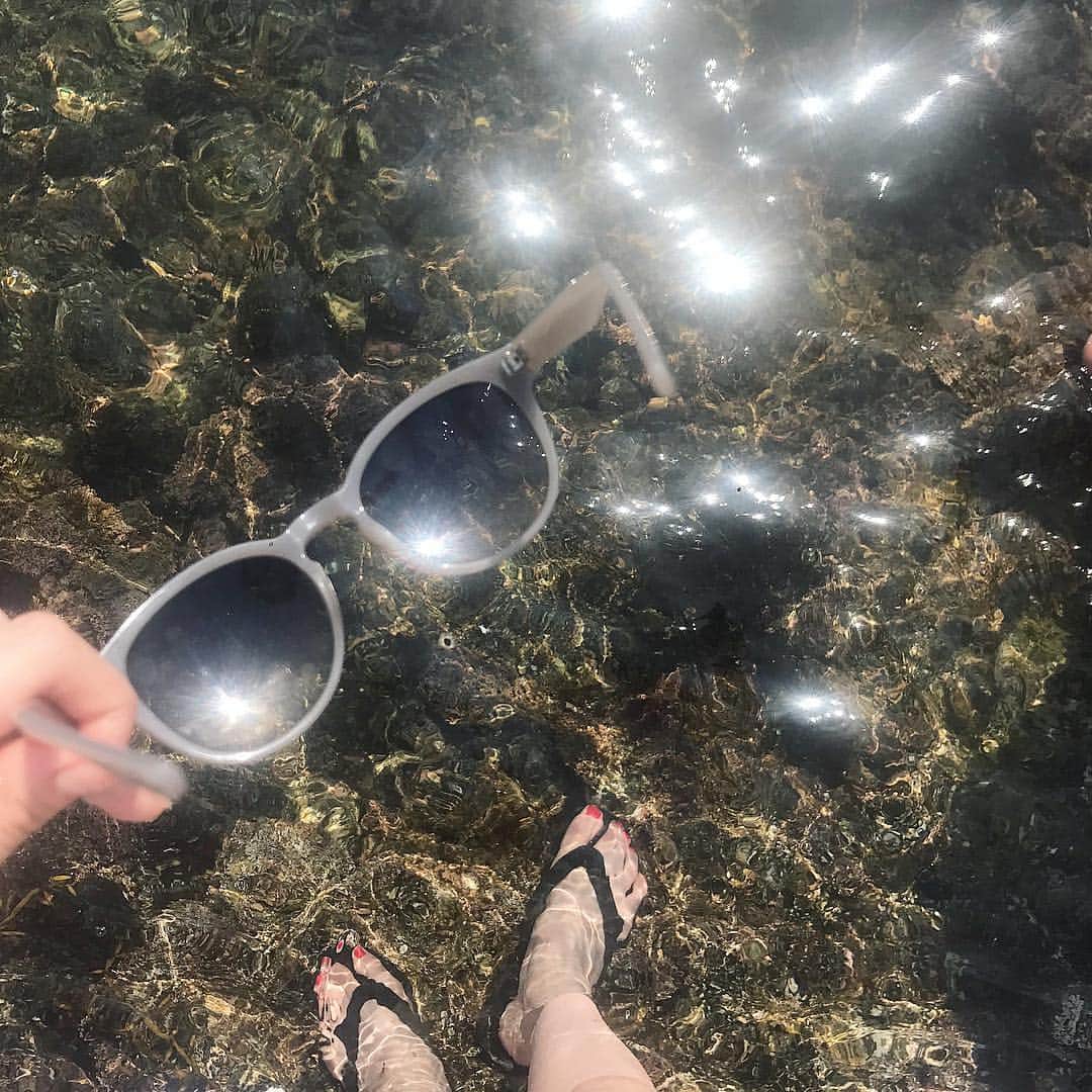 千田麻実のインスタグラム：「キラキラ🐋🌧🌊🐚 .  #海の日」