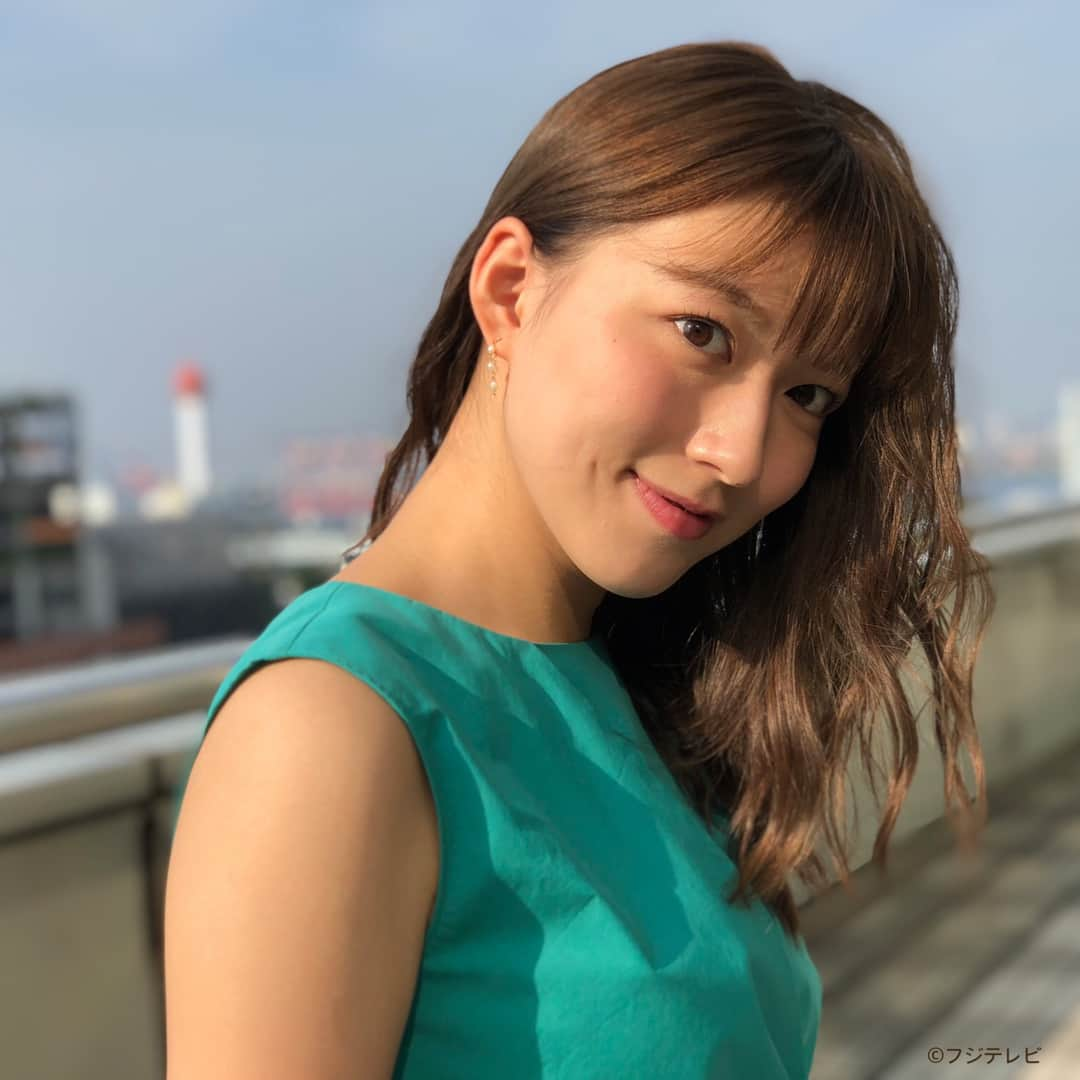 フジテレビ「めざましテレビ」さんのインスタグラム写真 - (フジテレビ「めざましテレビ」Instagram)「7月16日（月）きょう何着て行く？ ・ ファッション雑誌CanCamとコラボした お天気コーナー「きょう何着て行く？」 阿部華也子ちゃんの毎日のコーデを紹介♪ ・ 【きょうのコーデ】 きょうはヘルシーかわいいスタイルで決めてみました✨ 今年大注目のグリーンのブラウスはフロントの 大きなリボンが存在感抜群です👗 爽やかな白パンツを合わせれば涼しい印象に 仕上がりますよ🍀 ・ 【コーデのポイント】 ブラウス→#ノーリーズ 1万2000円 パンツ→#SPIRALGIRL 7900円 靴→#タラントンbyダイアナ 2万1000円 ピアス→#VA Vendome Aoyama 2万円 ・ #めざましテレビ #きょう何着て行く？ #阿部華也子 #今日のコーデ#コーデ #CanCam #今日のファッション#ootd #きょう何着て行く？は月〜金朝6時22分ごろ放送！」7月16日 18時19分 - mezamashi.tv