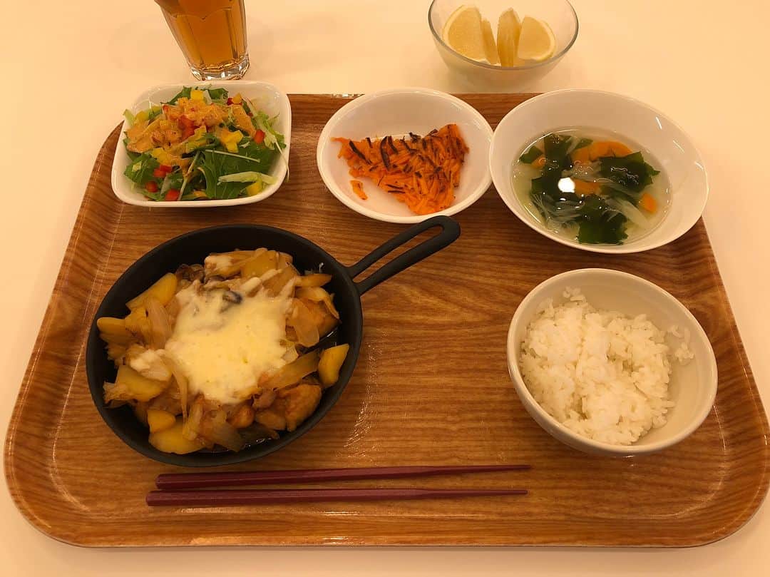 窪田忍さんのインスタグラム写真 - (窪田忍Instagram)「本日の #三品さんご飯 SNSの更新頻度高めていこうと思います。（笑） とりあえず目標は週2くらい…。(たぶん飽きる)」7月16日 18時47分 - shinobu_kubota