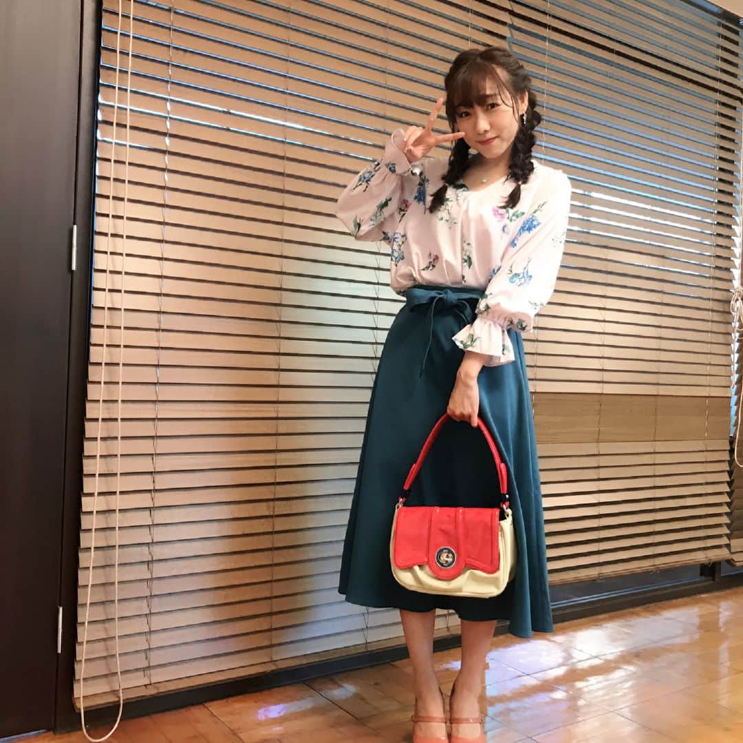 須田亜香里さんのインスタグラム写真 - (須田亜香里Instagram)「7月16日(月)【スカッとジャパン】19:00〜 リコピンの髪型や服装がどんどんラブリーになってる気がする😳 いつもお芝居の中ではやりたい放題に生きてます(笑)お芝居の中だけ…ですよ！  #スカッとジャパン #スカッと #リコピン #三つ編み #ぶりっ子」7月16日 19時26分 - akarisuda