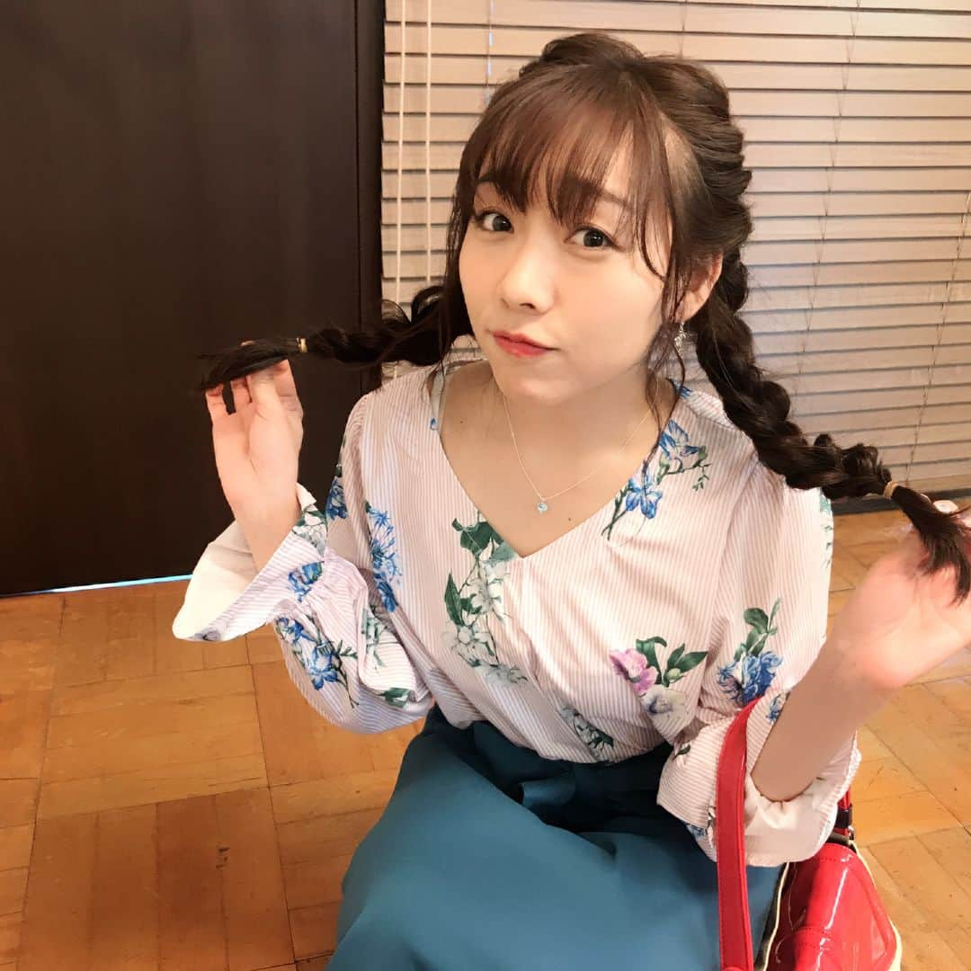 須田亜香里さんのインスタグラム写真 - (須田亜香里Instagram)「7月16日(月)【スカッとジャパン】19:00〜 リコピンの髪型や服装がどんどんラブリーになってる気がする😳 いつもお芝居の中ではやりたい放題に生きてます(笑)お芝居の中だけ…ですよ！  #スカッとジャパン #スカッと #リコピン #三つ編み #ぶりっ子」7月16日 19時26分 - akarisuda