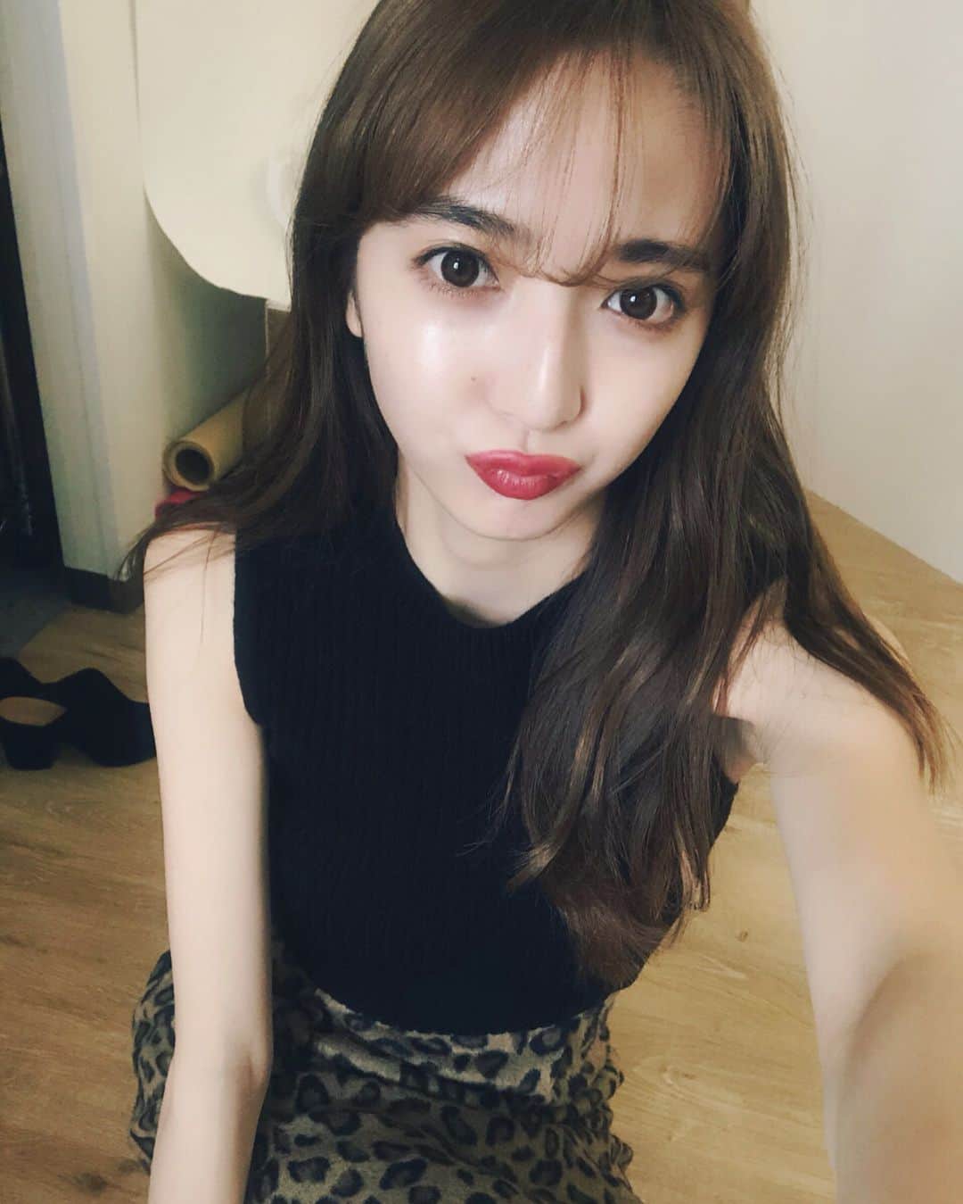 平木愛美のインスタグラム：「🧡 お肌はナチュラルに、艶っと、してるのが好き。  三連休や海の日、皆は何されたのですか〜？🌻」