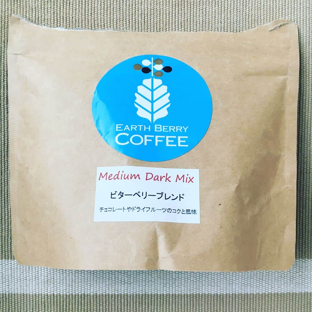 大宮エリーさんのインスタグラム写真 - (大宮エリーInstagram)「おはようございます😃東広島の友だちのコーヒー。想いを馳せて。#東広島 #アースベリーコーヒー」7月17日 8時21分 - ellie_omiya