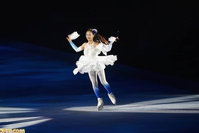 澤山璃奈さんのインスタグラム写真 - (澤山璃奈Instagram)「🌊🧜‍♀️⛸🙏 「艦これ」鎮守府氷祭り -氷上の観艦式- 寂しくも終了致しました！ 艦これのイベントであり アイスショーでもあり 艦これ × スケート という斬新で新しいチャレンジ。 新たなエンターテイメントの可能性を、 スケートの可能性を広げて下さいました！ この素晴らしいイベントに、 伊藤みどりさん 無良崇人くんと並びスペシャルスケーターとして参加させていただけた事がものすごく光栄です🙏 また、 フィギュアスケートをしてきて、 芸能デビューが東レ水着キャンペーンガールだった事、 自分自身も人魚姫が好きだった事からつけてもらったキャッチコピーは"氷の上のマーメイド"🧜‍♀️❄️ デビュー当時から10年以上のキャッチコピーを具現化したような"深海氷上棲姫"(人魚姫ではないですが深海の姫という意味で)という役を演じさせていただいたこと、 ほかにも様々な事が重なり本当に運命的なご縁を感じました😭💓 いままでの自分のご褒美に、 これからの自分の勇気になる大切な経験となりました🙏 観に来てくださった皆様 関係者の皆様 そして今まで私を応援して下さった皆様に心から感謝しています！ これからも 滑り、歌い、踊り、演じ、心を伝えられるような表現者として頑張りますので応援よろしくお願い致します🤲☺️！！ #海の日 #氷上の観艦式 #艦これ  #フィギュアスケート #アイスショー #深海氷上棲姫 #kancolle  #iceshow #figureskating #氷の上のマーメイド」7月17日 0時51分 - rinasawayama