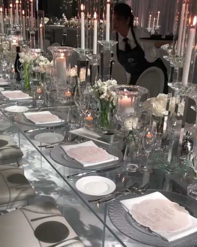WEDDING APPARELのインスタグラム：「Absolutely beautiful setting 💕💕 @rachlaclingen 🎥🎥」