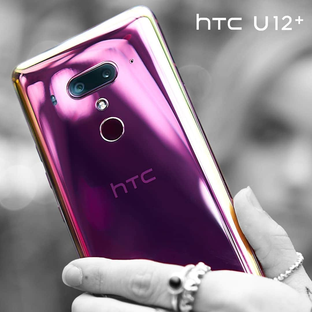 HTCのインスタグラム：「Eye catching beauty. Don't be surprised when you catch some stares with the Flame Red HTC U12+. . . . #HTCU12Plus」