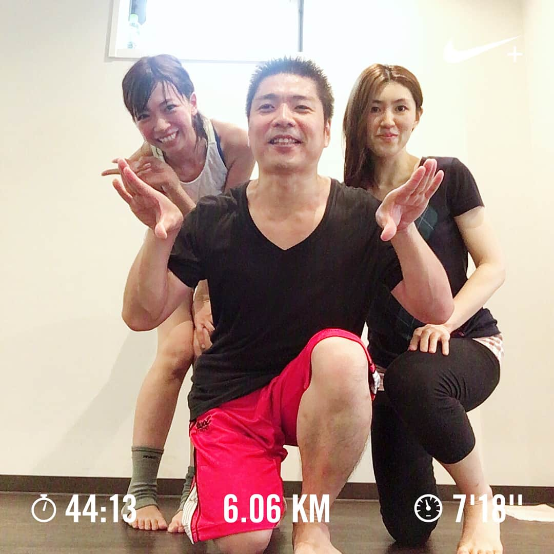 巻野わかばのインスタグラム：「キックボクシング&朝ラン🏃‍♀️☀️ 写真は野上トレーナーと西川さん👯‍♀️💕 10km走るはずが途中で限界迎えましたけど😨💦 やっぱりスポーツで汗かくのは気持ちがいい😊⤴️⤴️ 今週も体調に気をつけて過ごしましょう〜☺️🙌✨✨ #朝ラン #キックボクシング #ナイキプラス #ランニング #ジョギング #kickboxing  #studiosean  #nikeplus #running #training #blueseal」