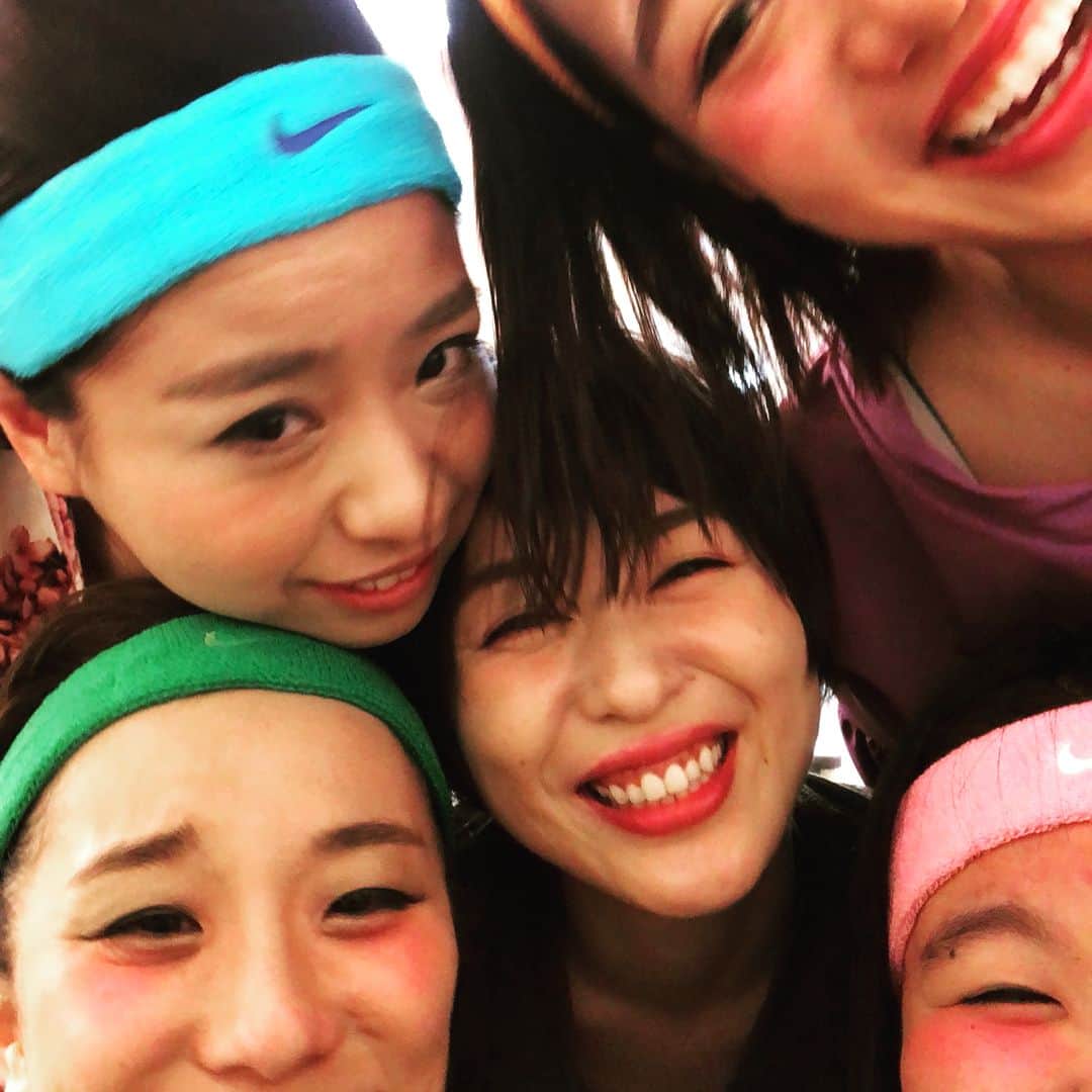 森田まりこさんのインスタグラム写真 - (森田まりこInstagram)「#藍ちゃんからのプレゼント #ナイキ #ヘアバン #マキピの大好きな #ギュウギュウ  #笑いすぎて #うるさい人たち🤣🤣🤣」7月17日 10時38分 - morita.mariko