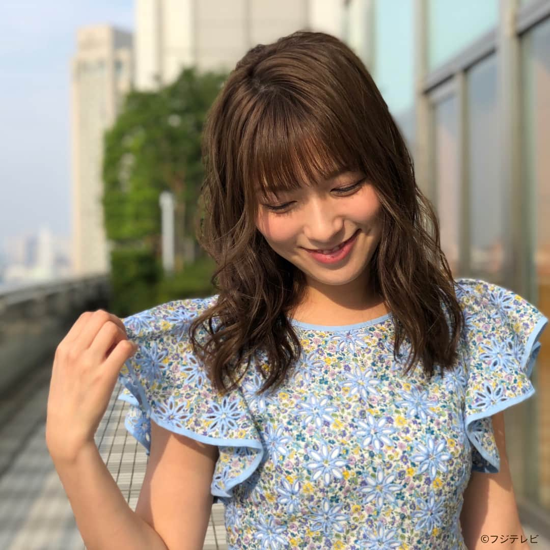 フジテレビ「めざましテレビ」さんのインスタグラム写真 - (フジテレビ「めざましテレビ」Instagram)「7月17日（火）きょう何着て行く？ ・ ファッション雑誌CanCamとコラボした お天気コーナー「きょう何着て行く？」 阿部華也子ちゃんの毎日のコーデを紹介♪ ・ 【きょうのコーデ】 夏のお出かけシーンにぴったりなワンピーススタイル👗 小さな花柄が描かれた生地の上にさらにお花の刺繍をトッピングした絵になるワンピースです🌺 足の先までブルー系で統一して清涼感もプラスしました🏄🏻‍♀️ ・ 【コーデのポイント】 ワンピース→#31Sonsdemode 1万2000円 靴→#セヴントゥエルヴサーティ 2万円 ピアス→#グロッセ 2万2000円 ・ #めざましテレビ #きょう何着て行く？ #阿部華也子 #今日のコーデ#コーデ #CanCam #今日のファッション#ootd #きょう何着て行く？は月〜金朝6時22分ごろ放送！」7月17日 12時34分 - mezamashi.tv