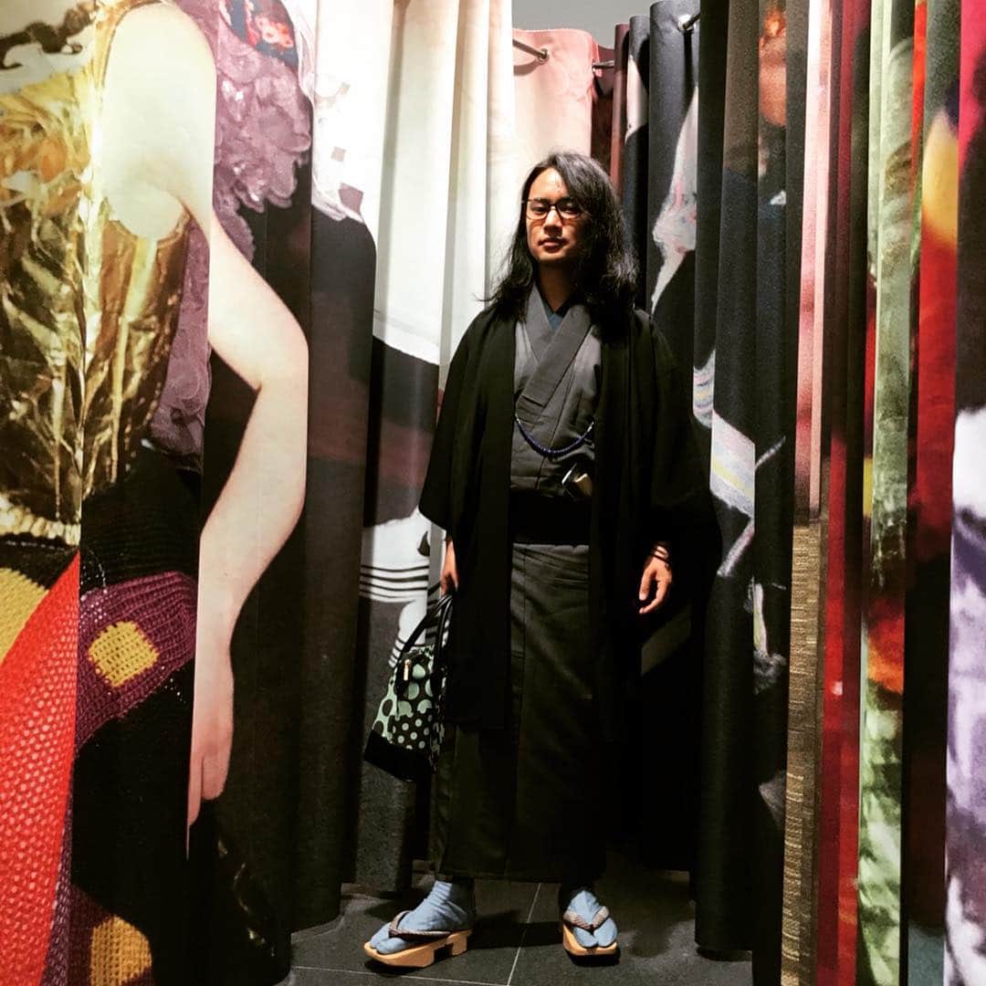 松田祥一のインスタグラム：「イタリア帰りの津野氏とコムデギャルソンに行った ITS2018の話も少しだけ聞かせてもらった 津野氏は本当にすごい #kimono #着物男子 #commedesgarcons」