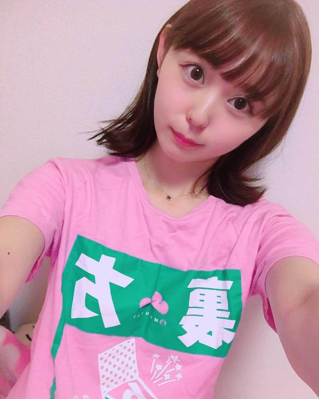 香坂まやのインスタグラム：「おそ松さん大好きなのです☺️💗 トド松推し( ¨̮ )♡ あざとい子だいすき🤧💗 #おそ松さん #トド松 #トッティ #おそ松 #カラ松 #チョロ松 #一松 #十四松 #トド松推し #裏方です #笑」