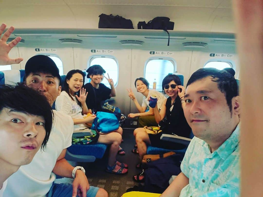 川口徹道さんのインスタグラム写真 - (川口徹道Instagram)「毎年恒例🙌  初島からの熱海旅行  今年も最高の旅  また来年👋  #ボルサリーノ関 さん #椿鬼奴 さん #グランジ大 さん #LLR福田 #てつみち #ブチさん 奴姉の親友 #ともちゃん メイクさん  #初島 #熱海 #旅行 #サンビーチ #こがし祭り #シュノーケリング #日焼け #海 #海好きな人と繋がりたい #夏 #夏好きな人と繋がりたい #オールドサマー #oldsummer #酒 #酒好きな人と繋がりたい #刺身 #金目鯛 #魚貝類 #海鮮丼 #よしもと #お笑い #お笑い好きな人と繋がりたい #スカブラ  そんな事より  夏やってる？」7月17日 16時07分 - tetsumichi0609