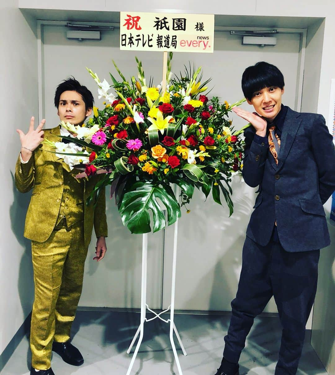 櫻井健一朗さんのインスタグラム写真 - (櫻井健一朗Instagram)「『GIONソロin幕張』ご来場ありがとうございました😊！全く露出のない関東の（関西もないけど）、初めて行く会場で集客不安でしたが完売のお知らせをもらったときむちゃくちゃ嬉しかったです☺️！（関東のお客さんが8割くらいいてビックリしました！） そして、オープニングでお知らせした通り日本テレビ「news every.」さんで密着の第2弾のカメラが入っておりました！！放送圏内の皆様、ぜひご覧ください！放送日決まり次第またお知らせします！！ 千葉の幕張ということで、ギリギリアウトのキザッキーマウスが来てくれました🐀 #裁判になったら #億」7月17日 16時32分 - sakurai_k