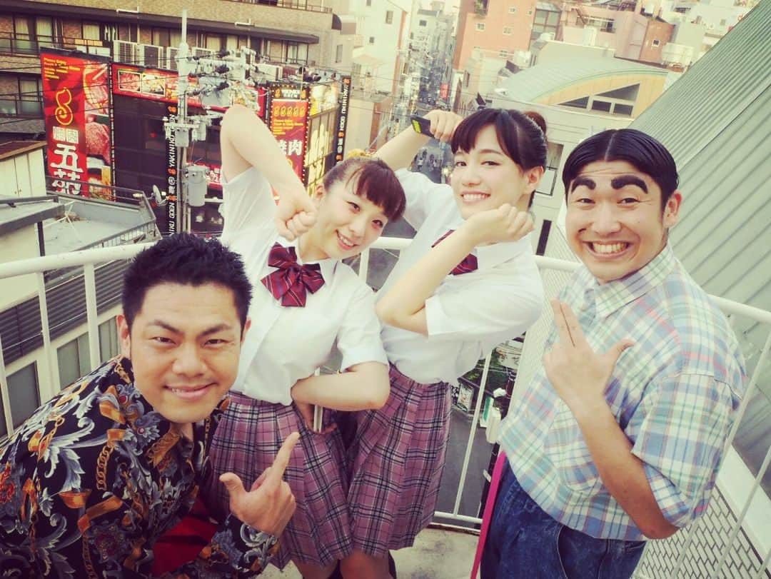 森田まりこさんのインスタグラム写真 - (森田まりこInstagram)「#先週の新喜劇 #なんばグランド花月  学生役は好きだ。 青春を感じれる。 「ちょっと男子〜〜〜っ‼️」 て言いたくなるんだ。  今回は言ってないけどぉー‼️ #藍 #藍五郎さん  #非常階段 #青春 #青春18きっぷ #やってみたい」7月18日 2時19分 - morita.mariko