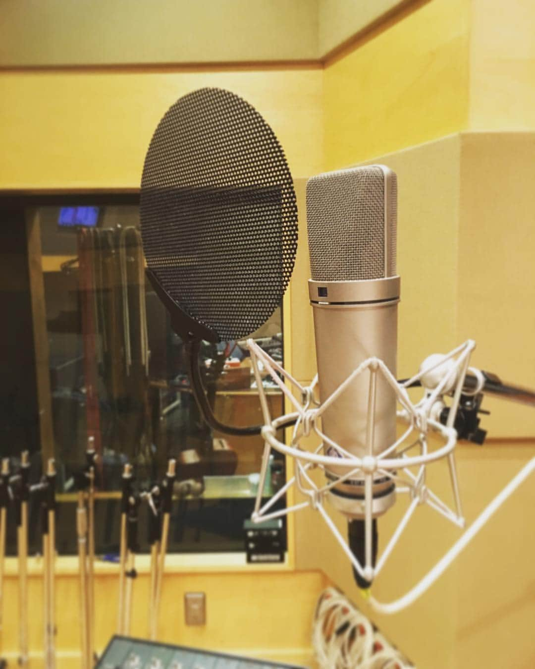 Rikiyaのインスタグラム：「今日はDAIKIとレコーディング&ミックスをしていました。充実したいい時間だった。  #recording #music #rikiya #daiki #musician #vocalist #happy #followme」