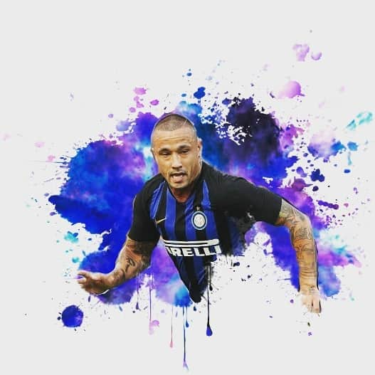 ラジャ・ナインゴランのインスタグラム：「😍💙⚫🔵 #nainggolan #InterIsHere #inter」