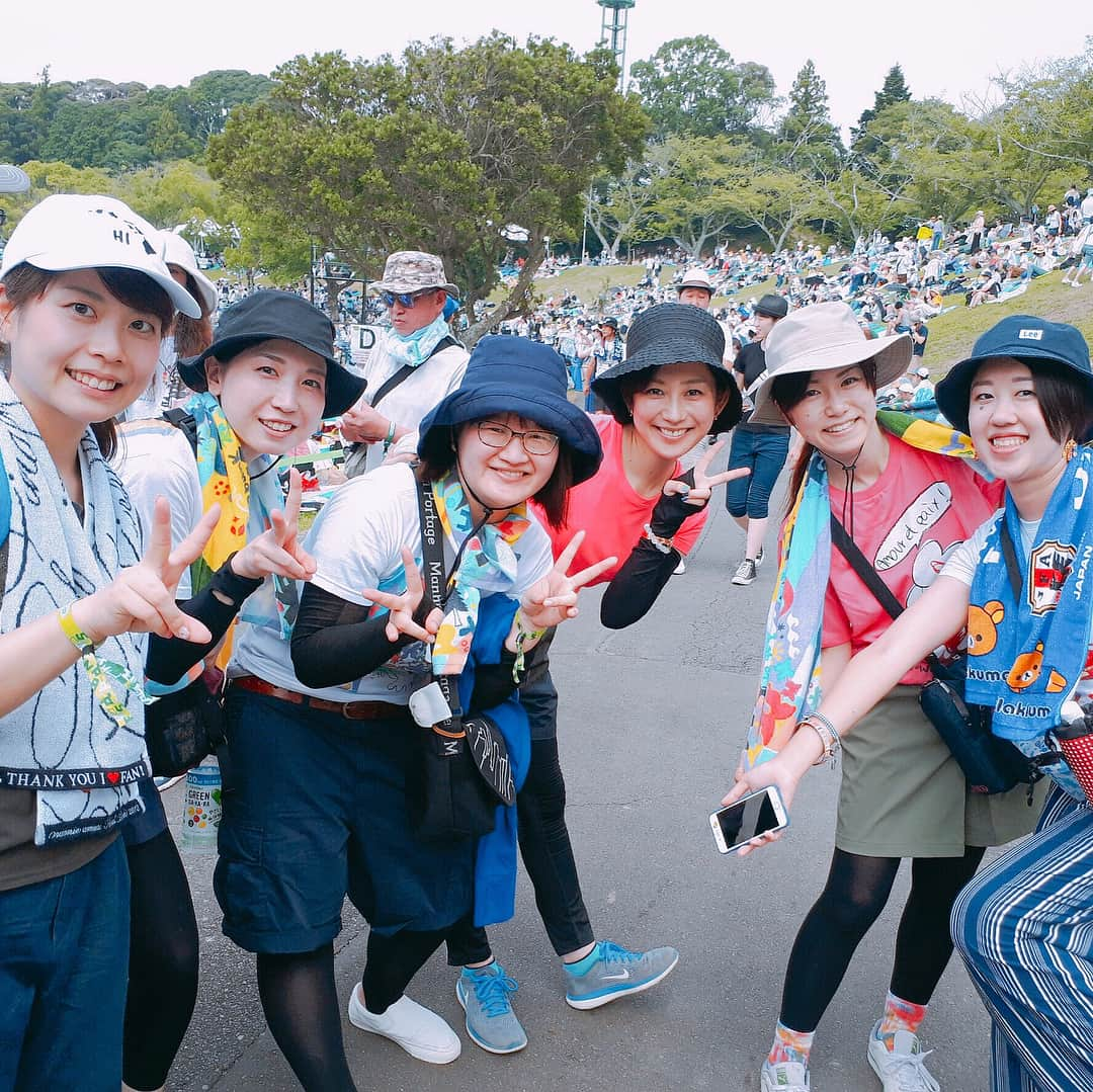 佐々木瞳さんのインスタグラム写真 - (佐々木瞳Instagram)「ap bank fes2018！ apは今回はじめて行ったけれど、楽しすぎた😂✨ミスチルも絢香も高橋優もMAN WITHもsalyuも…最高でした‼️ フェスって今までじっくり聴いてこなかったアーティストの歌を聴いて好きになったり、発見できたりするのが本当に面白い🤣💕 びっくりする暑さでしたが😭💦その暑さが吹き飛ぶくらい最高の時間だった✨から、来年もまた行きたい😍  #apbankfes #apbankfes2018 #つま恋 #フェス #ミスチル #櫻井和寿 #絢香 #高橋優 #manwithamission #salyu #alexandros #岡村靖幸 #小林武史 #最高 #また行きたい #いつか仕事でフェスに関わりたい」7月18日 10時09分 - hitomihappygirl1026