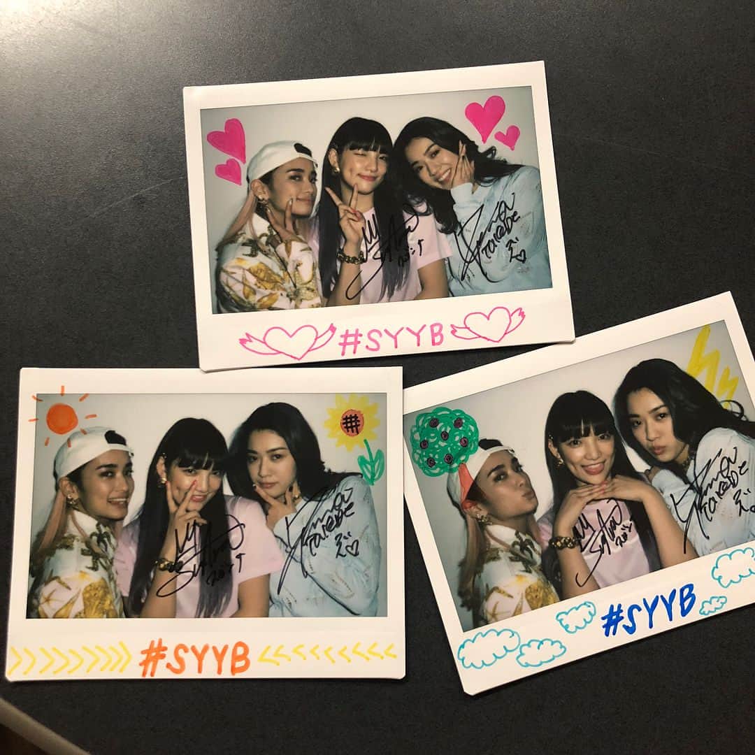 のインスタグラム：「. smart 8月号 発売中🌹 来月号もめっかわなので お楽しみに😗❤️ 毎月24日頃発売です~! #連載 #SYYB #スダンナユズユリー」