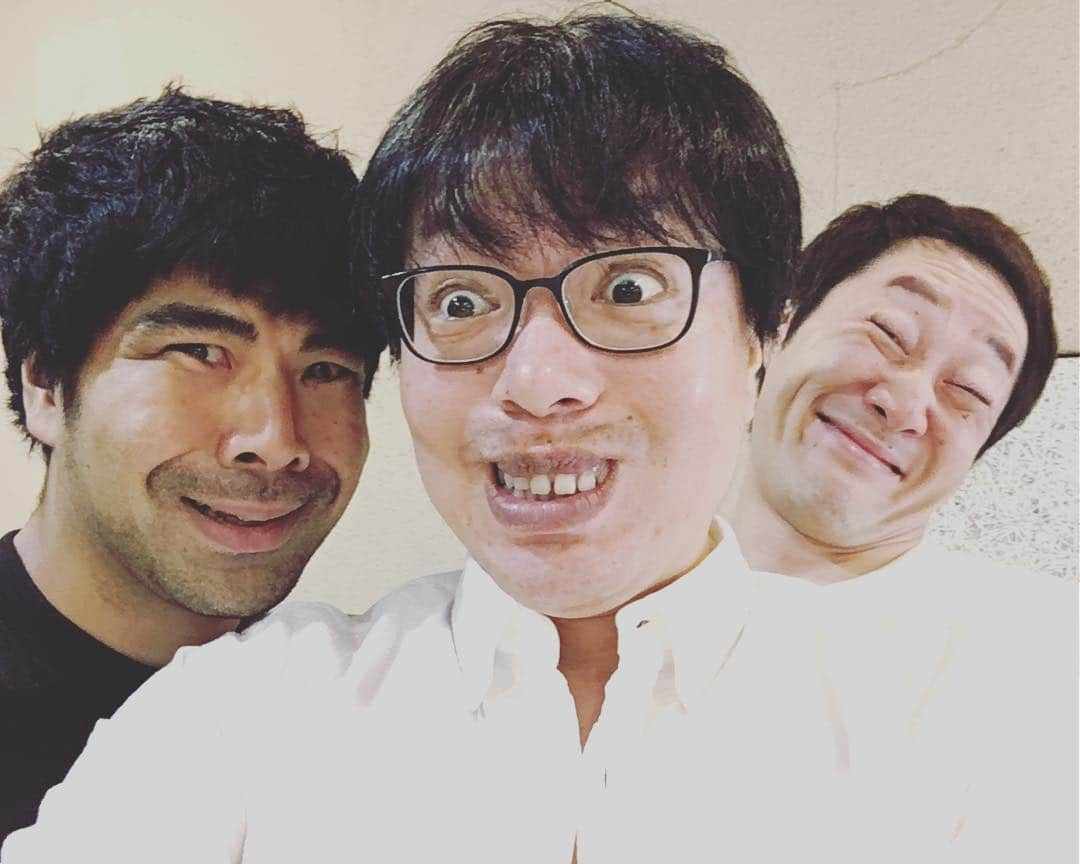 押見泰憲さんのインスタグラム写真 - (押見泰憲Instagram)「挟まれて、変顔されて、影響されて、エグくなる。#インポッシブル#犬の心押見#左から#スペイン代表ジエゴコスタ#生瀬勝久#白い肉の塊」7月18日 16時30分 - oshimi_yasunori