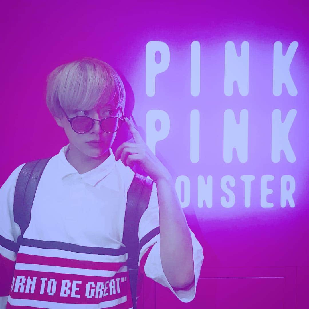 ゆーちゃそ王子さんのインスタグラム写真 - (ゆーちゃそ王子Instagram)「PINK PINK MONSTER💜 ・ #プリ #プリクラ #フリュー #furyu #photobooth #pink #monster #インスタ映え #purplehair #fashion #korean」7月18日 18時27分 - yuchaso_prince