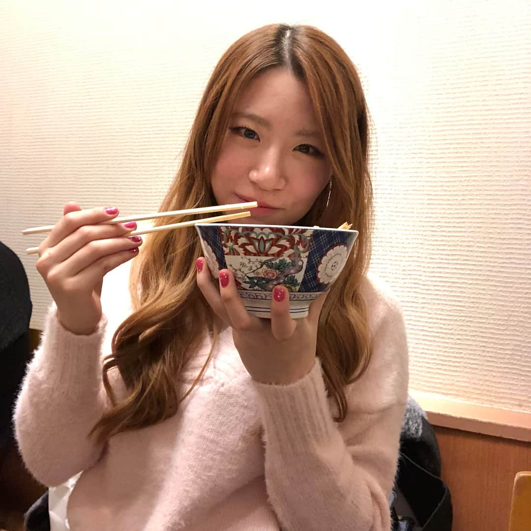 AKARIさんのインスタグラム写真 - (AKARIInstagram)「🍎ファンイベントするよー！🍎 1月ぶりのイベント！ やっといつも応援してくれてるみんなに会えるー😭 この日を待ってたー！  ライブとかでも会えるけど やっぱりじっくり一人一人とお話したくて。  いつも逢いに来てくれる人、 初めて逢いに来てくれる人、 いつも色んな人が来てくれて嬉しいよ😊💕 いつもファンの方から色んなお話を聞けて楽しい！ どこで私を知ったか、とか。 何フェチとか、、。 色んなこと話そうね！🤣 イベントとか来るの迷う人結構いるかもしれないけど なにも不安に思うことないからね😆 私が話しかけにいきます☺️ 来てくれる人楽しもうねー！  私にとっても幸せな日になるだろうなぁ。、、💕 まだ迷ってる方はぜひ参加してみてねっ！😆 詳しくは https://www.chusday.net/event2018summer/  Twitter▶︎akaringobass . . . . . . #ootd #dailylook #bass  #band #musician #youtube #music #photo #happy #love #follow #girl #look #live #pop #rock #me #bassist #camera #2018 #selfie #look #love #player #fashion #ootd #ファッション #fashion #ベース女子 #お洒落さんと繋がりたい  #韓国好きな人と繋がりたい  #音楽好きな人と繋がりたい」7月18日 18時31分 - akaringobass