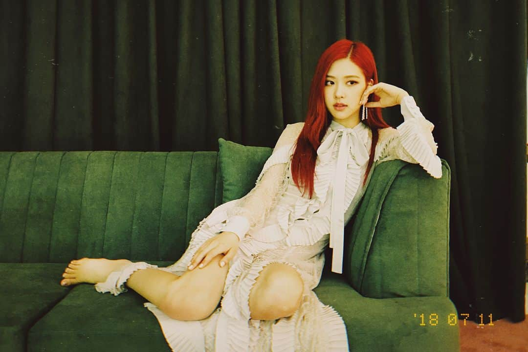 ロゼさんのインスタグラム写真 - (ロゼInstagram)「💐 @cosmopolitan」7月18日 18時36分 - roses_are_rosie