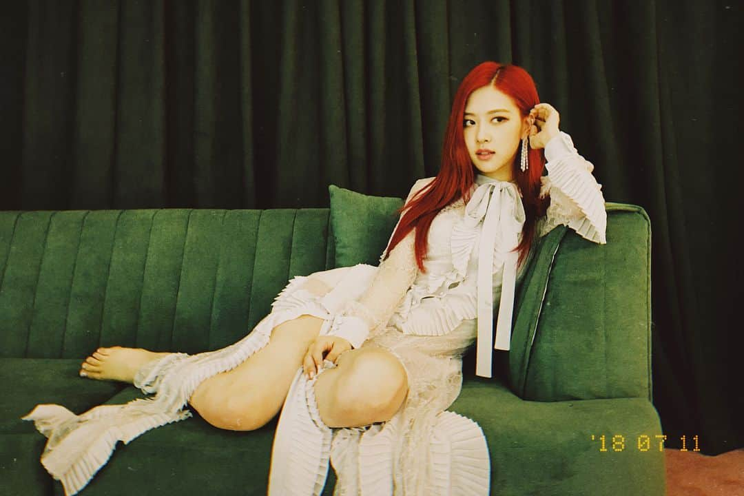 ロゼさんのインスタグラム写真 - (ロゼInstagram)「💐 @cosmopolitan」7月18日 18時36分 - roses_are_rosie