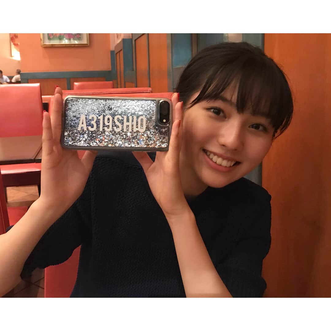 秋田汐梨さんのインスタグラム写真 - (秋田汐梨Instagram)「・ iPhoneケース、変えました〜 キラキラシルバー！！ 文字の意味わかりますか？笑笑 みんなお揃いにしよ~ #casetify @casetify_jp @casetify」7月18日 19時36分 - shiori_akita319official