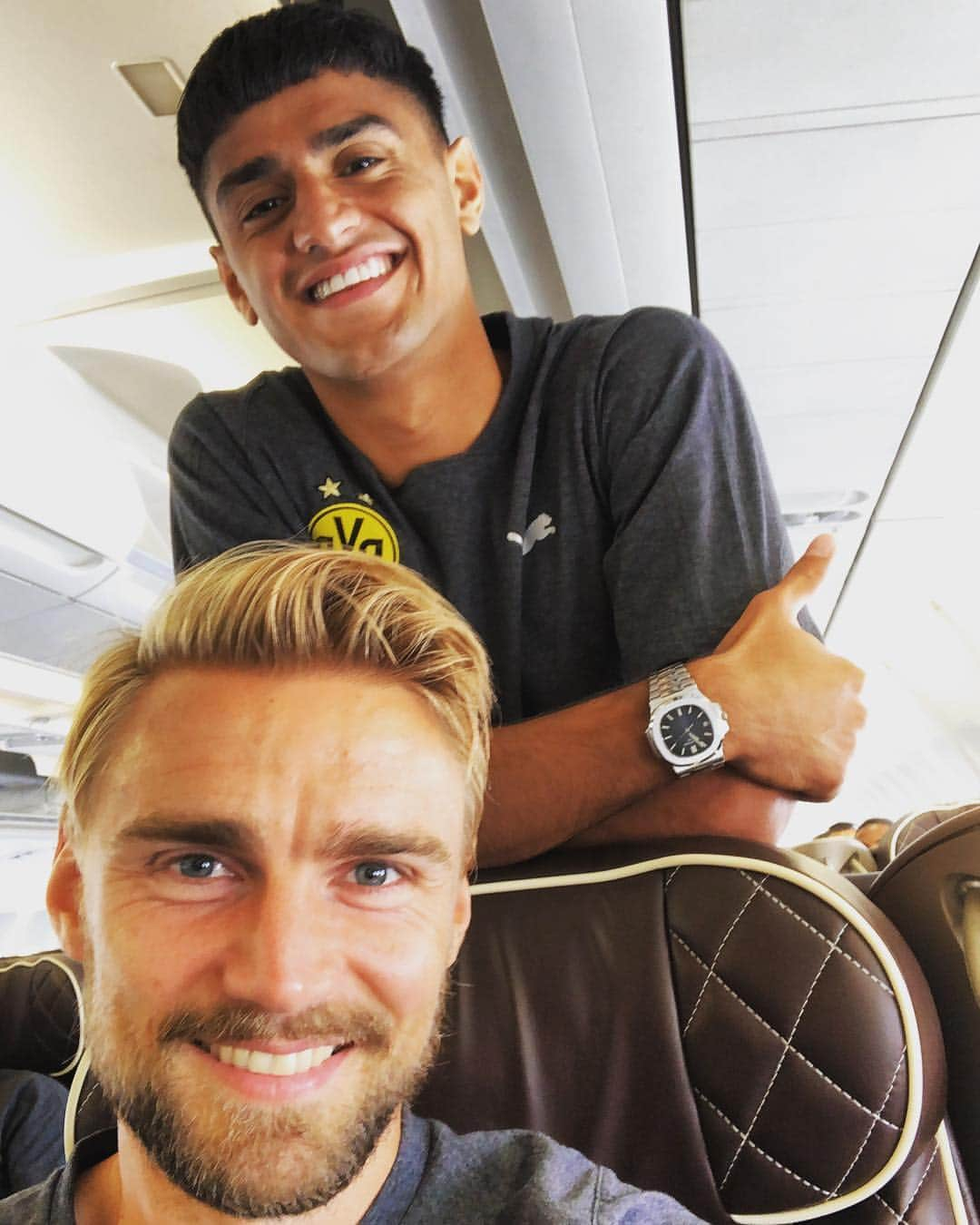 マルセル・シュメルツァーのインスタグラム：「Düsseldorf 🛫-🛬 Chicago  #bvb #usa #chicago」