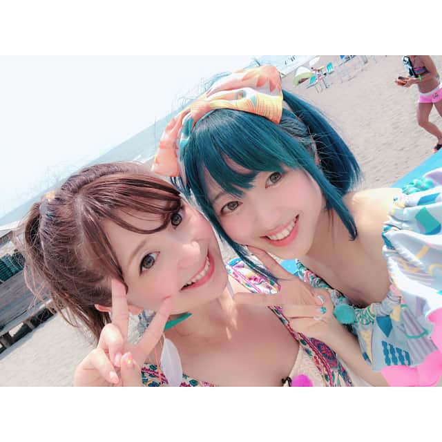のインスタグラム：「由比ヶ浜にて⛱✨ ・ ・ ※注※ロケでした😁✨ ・ ・ #矢口真里の火曜TheNIGHT #７月３１日 #深夜１時から放送です 😊✨ #avexbeachparadise  #みんな可愛かったー 💕 #夏ですね 🌻」