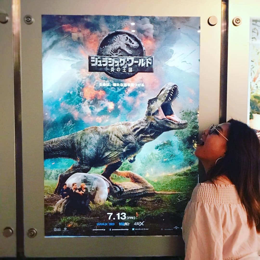 野呂佳代さんのインスタグラム写真 - (野呂佳代Instagram)「大好きな恐竜🦕🦖🦕 やっと観に行けました❤️ #jurassicworld  #ジュラシックワールド  #恐竜大好き  #恐竜  #love  #ブルー  #すごい世界観 の映画🎬 #シネマイレージカード  #やっと作った」7月19日 10時36分 - norokayotokyo