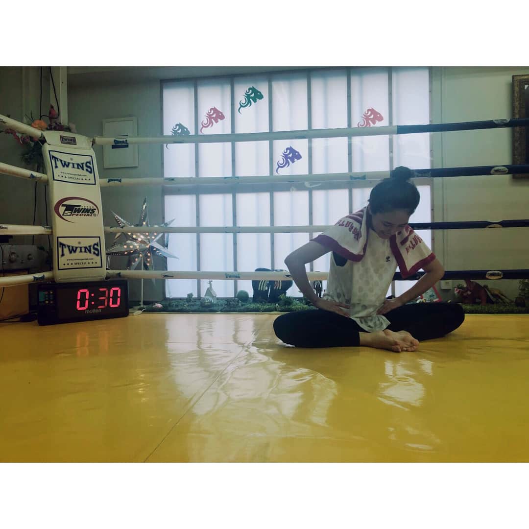 川口春奈さんのインスタグラム写真 - (川口春奈Instagram)「6時強制起床からの朝活🥊 気合いで起きる そして気合いで頑張る 最後はなにくそ魂」7月19日 12時50分 - haruna_kawaguchi_official