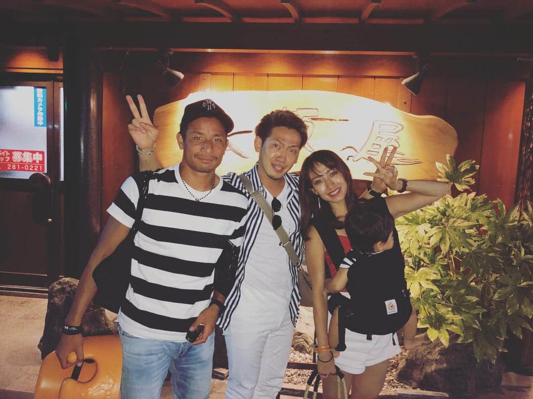 のインスタグラム：「大阪から岩ちゃんがやってきたー！ 一応先輩。 一応ね。 この人喋り止まらへん。 ずっと喋ってる。 もー特技。 また福岡来てねー。  #松田力 #福岡 #松坂屋 #アビスパ福岡 #avispa #元ZARA店員#特技 #喋り #喋りすぎ #そいや #顔 #轟 #大阪」