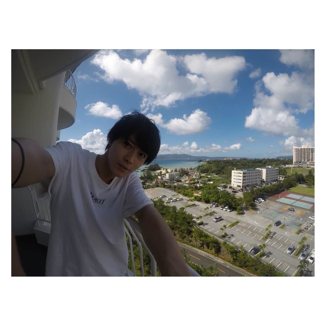 猪野広樹さんのインスタグラム写真 - (猪野広樹Instagram)「はいさーい！沖縄〜 最高でした…！！ なぜか影と男旅。  写真、載せまくってく！ #沖縄 #海 #男旅」7月19日 20時13分 - hiroki_ino