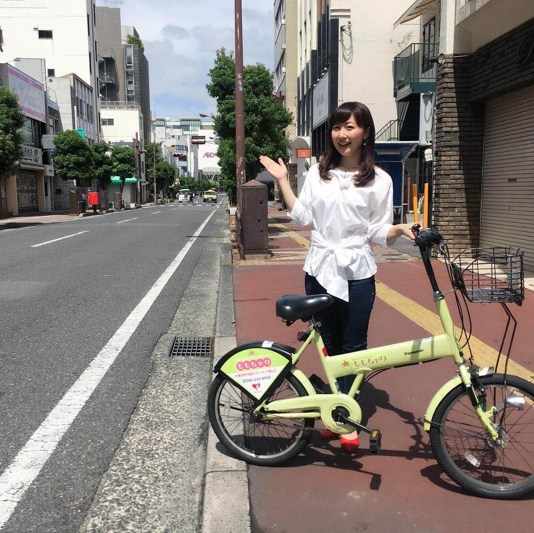 佐竹明咲美さんのインスタグラム写真 - (佐竹明咲美Instagram)「きょう夜８時５４分～は みらいリンリン☆岡山！  今回注目したのは県庁通りです。 かつてはたくさんの店が建ち並び若者の憧れの場所だったというこの通り。  しかし、通りで長年店を構える マルゴデリの平野社長によると、 ここ数年で人通りは減り 少しさみしくなってきてるといいます。  そんな中、県庁通りを魅力的な空間にする方法を 官民が連携して考えているんです！ ７月２２日(日)に県庁通りで行われる イベントも紹介します＾－＾ ぜひご覧ください★」7月20日 9時59分 - asami_satake