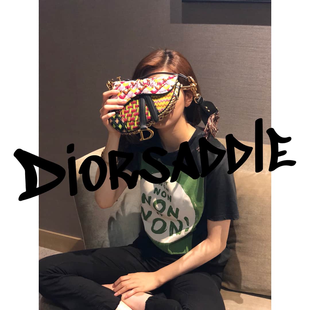 ペ・スジさんのインスタグラム写真 - (ペ・スジInstagram)「#DIORSADDLE  @Dior」7月20日 20時49分 - skuukzky