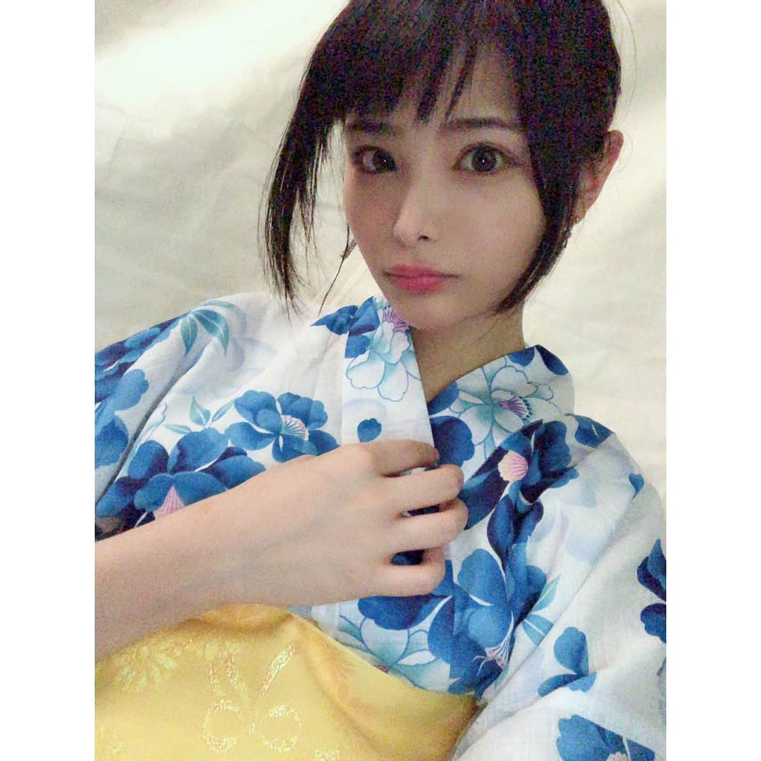 のインスタグラム：「そういえばこないだ受けた東京美容外科@tkc110.jpのオルチャンリフト、2ヶ月近く経過したけど . ほうれい線のすっきり感は変わらないし(っ ॑꒳ ॑c) . 弾力？ハリツヤがある感じもまだ残ってる(っ ॑꒳ ॑c) . 他にもいろいろしてみたいなぁ(´・ω・｀)♫ . @la.la.piのインスタを見た！で 全施術20%OFF . オルチャンリフトのみ 30日%OFFになります . #東京美容外科 #川路智子先生 #東美 #東美美人 #オルチャンリフト #美容外科 #美容整形 #姉アゲハ #姉ageha #小顔 #美肌」