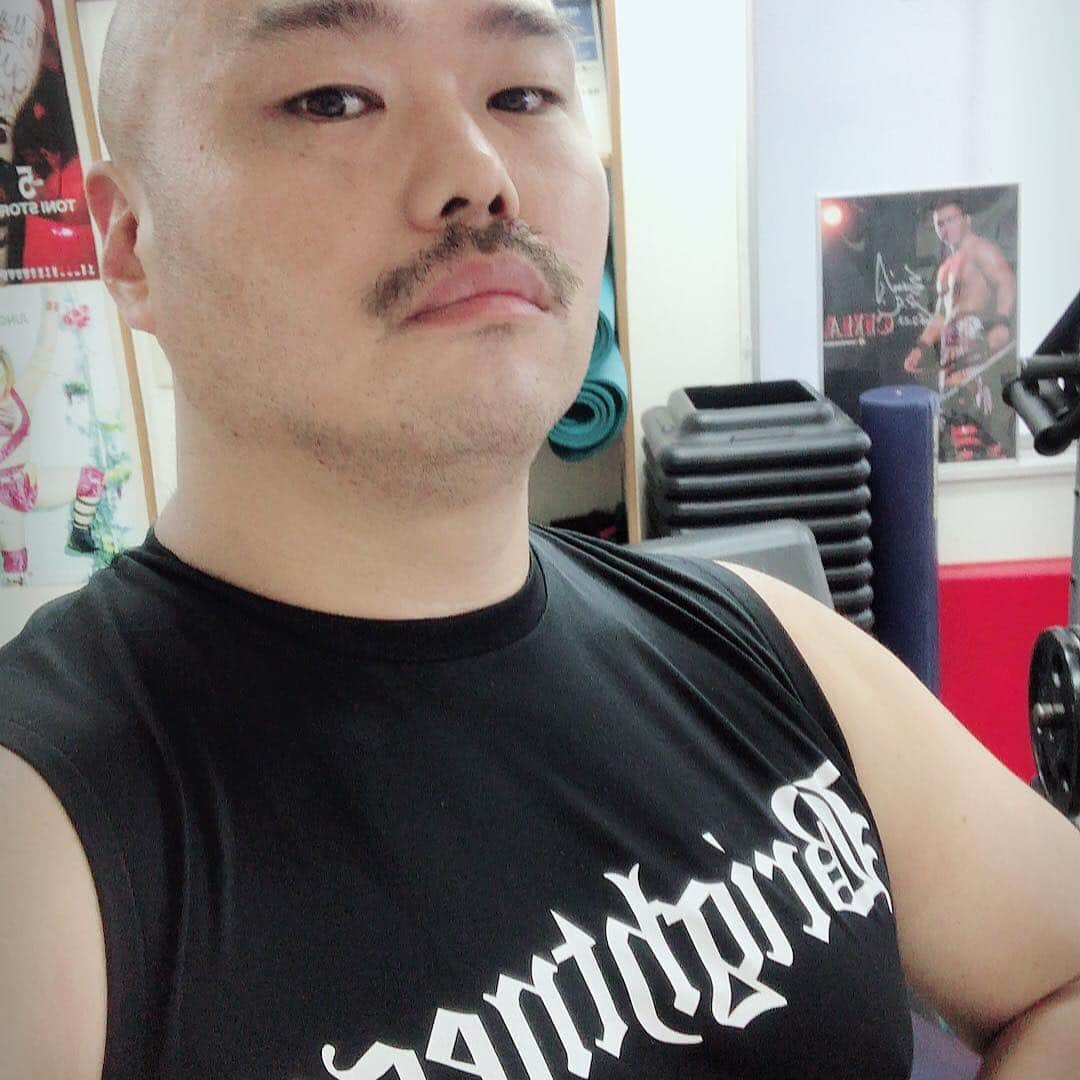 クロちゃんさんのインスタグラム写真 - (クロちゃんInstagram)「門馬選手にいただいたTシャツお気に入りなのぉー♪」7月20日 13時36分 - kurochandesuwawa